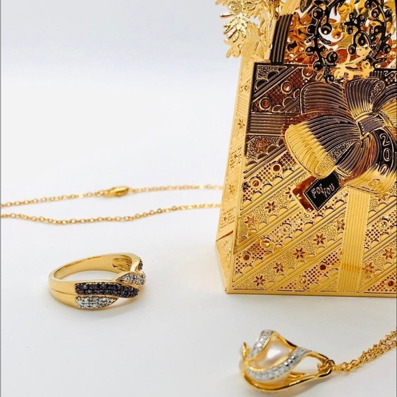 Vintage “new” Danbury Mint gift Christmas Jewelry - Picture 9 of 17